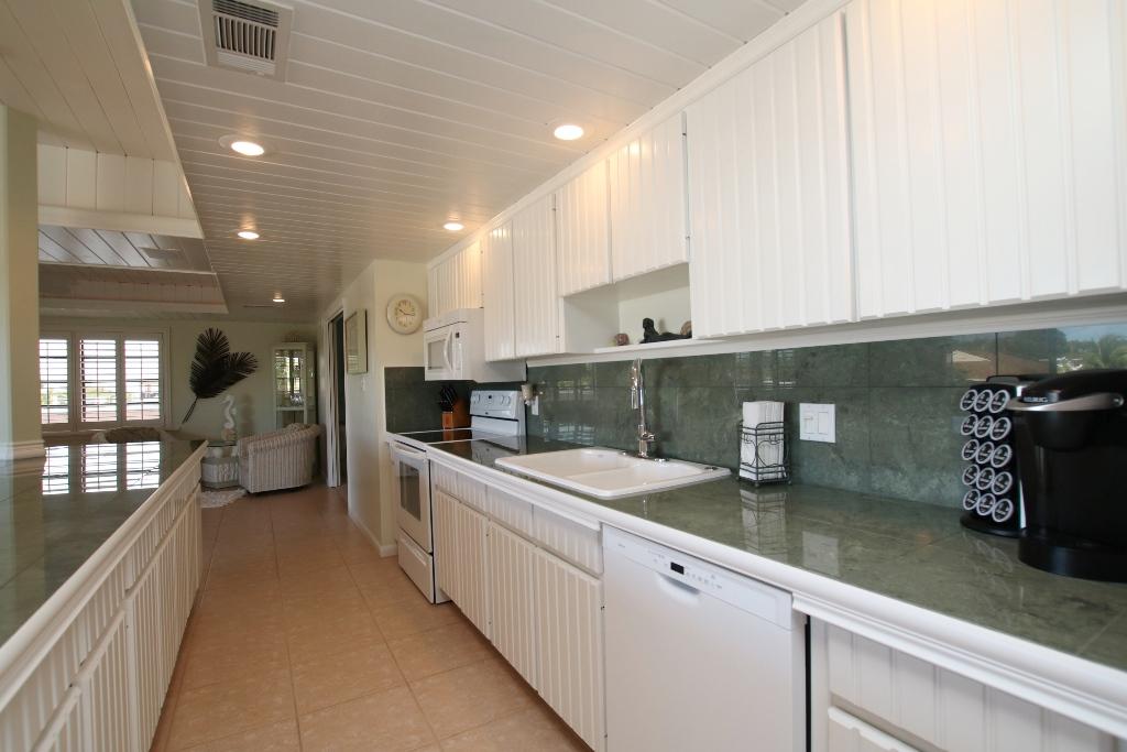 40 S Andros Key Largo - upstairs kitchen