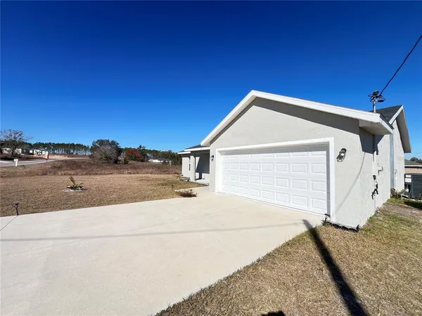 $1,574 | 297 Malauka Loop, Ocklawaha, FL 32179