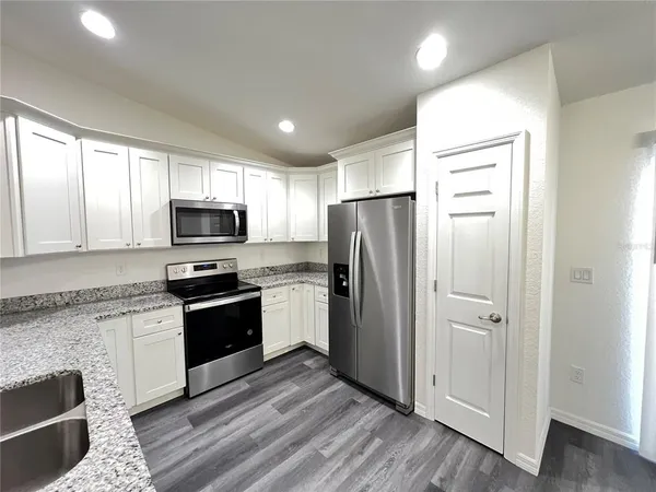 $1,574 | 297 Malauka Loop, Ocklawaha, FL 32179