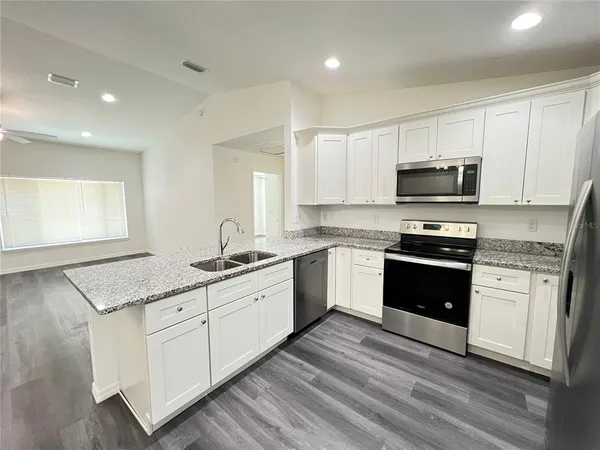 $1,574 | 297 Malauka Loop, Ocklawaha, FL 32179