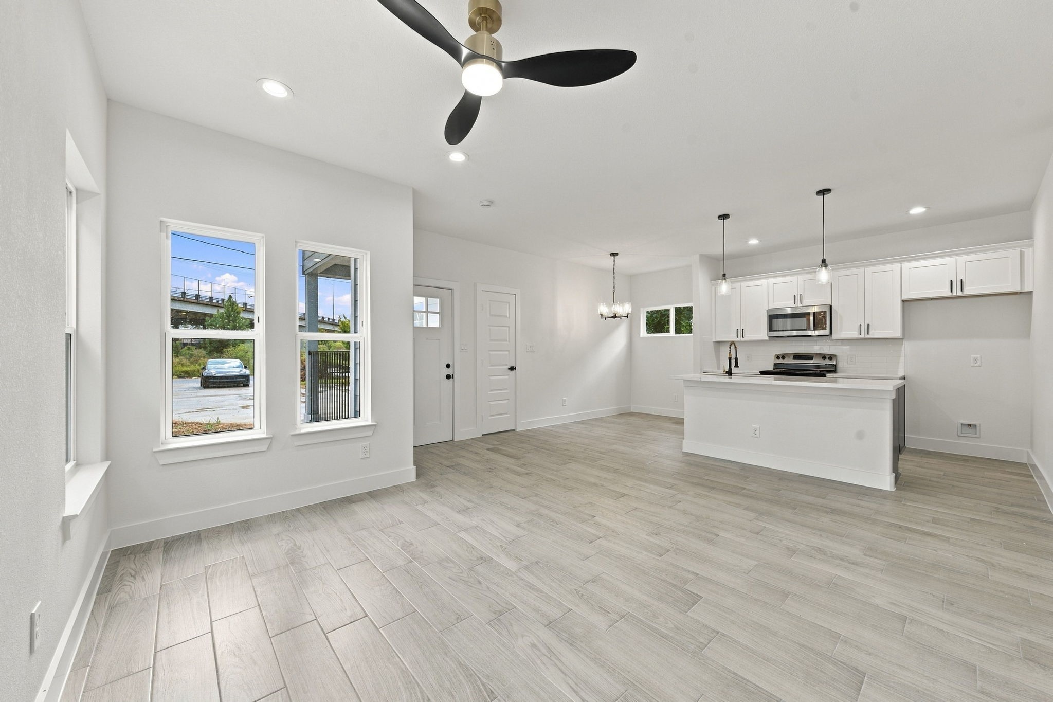 8707 Westcott Road, Unit A B Houston, TX 77016 - Photo 10 of 39 Gallery Image 10