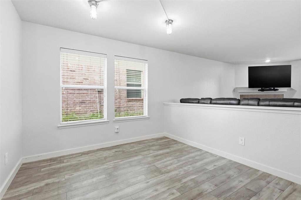 14037 Fontana Road Fort Worth, TX 76262 - Photo 20 of 40