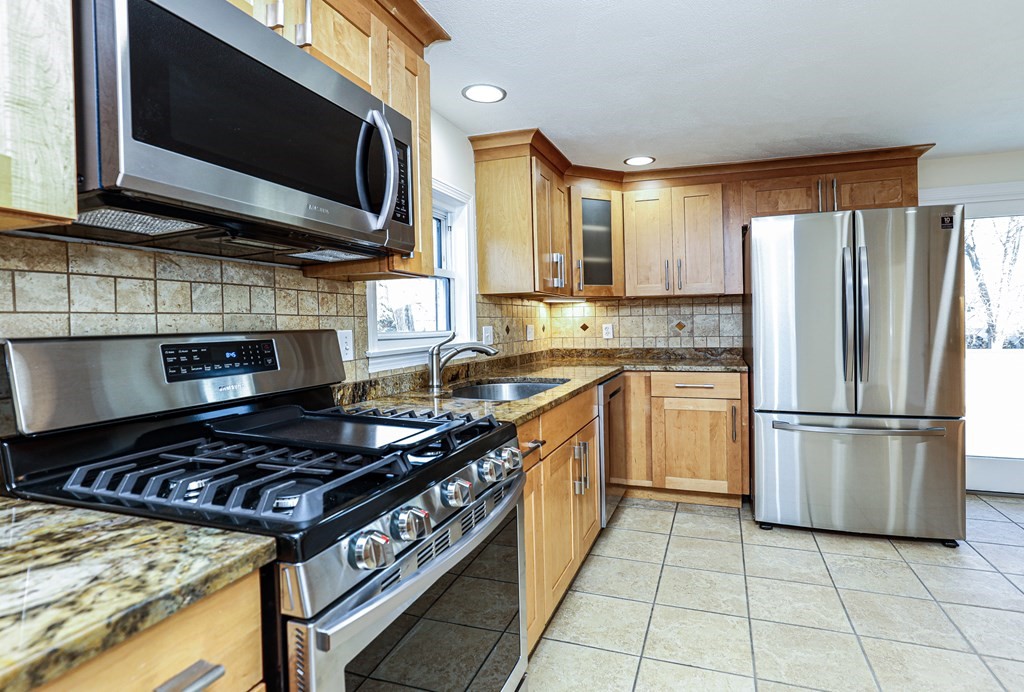 2 Cole Road Danvers, MA 01923 - Photo 11 of 31 Gallery Image 11