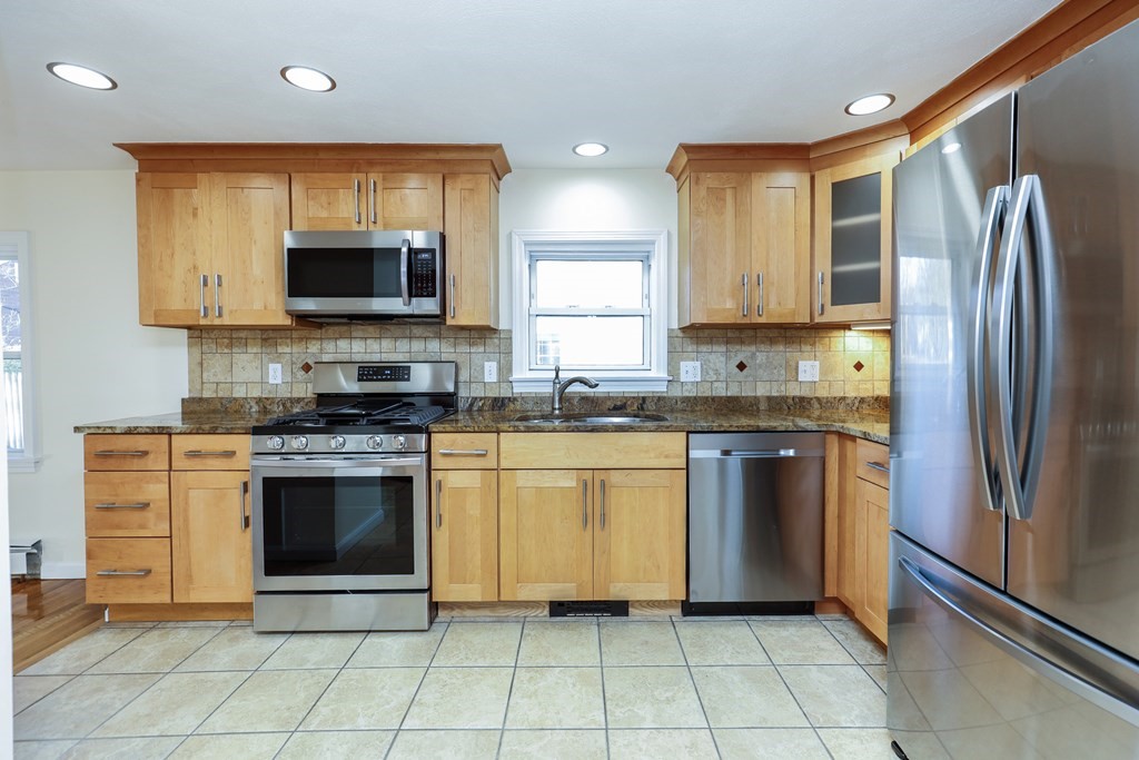 2 Cole Road Danvers, MA 01923 - Photo 12 of 31 Gallery Image 12