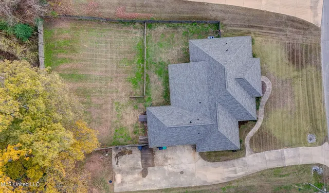 $369,000 | 220 Manchester Drive, Vicksburg, MS 39183