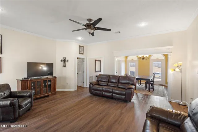 $369,000 | 220 Manchester Drive, Vicksburg, MS 39183