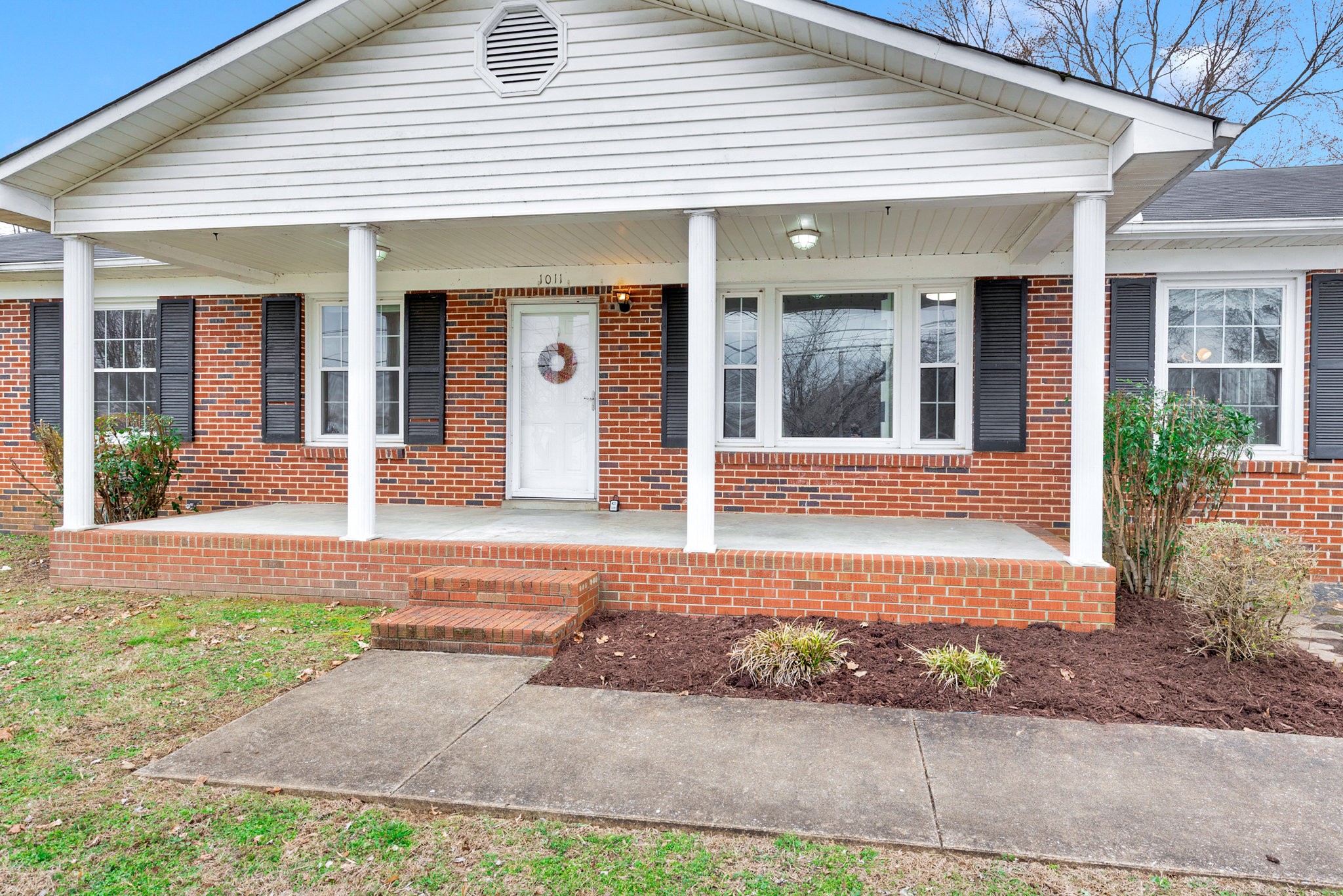 1011 Vales Mill Road Pulaski, TN 38478 - Photo 2 of 32 front view of a house