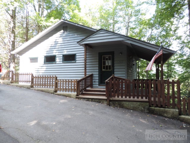 292 Hemlock Road Banner Elk, NC 28604 - Photo 1 of 21 Gallery Image 1
