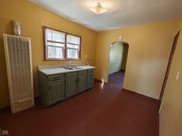 $895 | 424 South Pike Street, Unit 6, Shelbyville, IN 46176