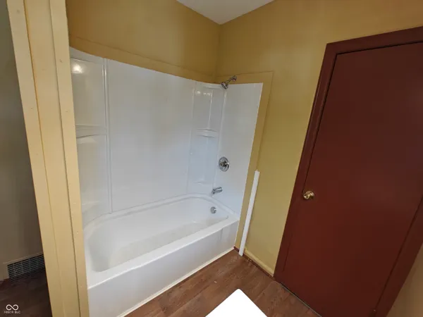 $895 | 424 South Pike Street, Unit 6, Shelbyville, IN 46176