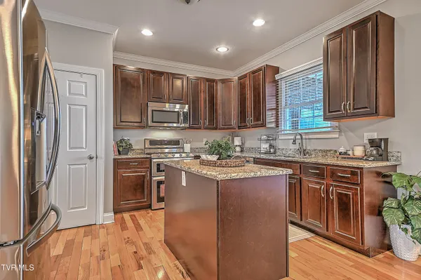 $625,000 | 581 Robert Court, Johnson City, TN 37601