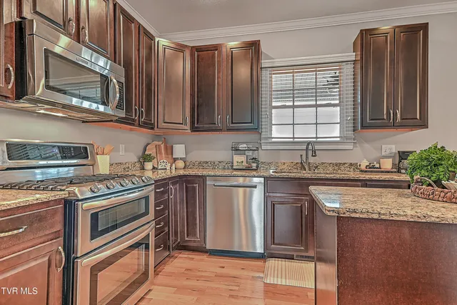 $690,000 | 581 Robert Court, Johnson City, TN 37601