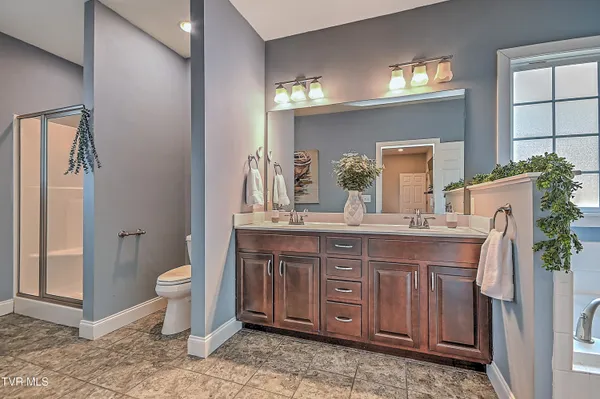 $625,000 | 581 Robert Court, Johnson City, TN 37601