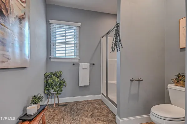 $625,000 | 581 Robert Court, Johnson City, TN 37601