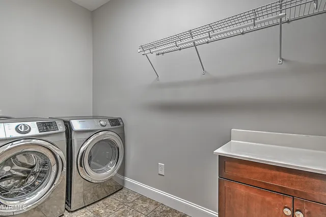 $690,000 | 581 Robert Court, Johnson City, TN 37601