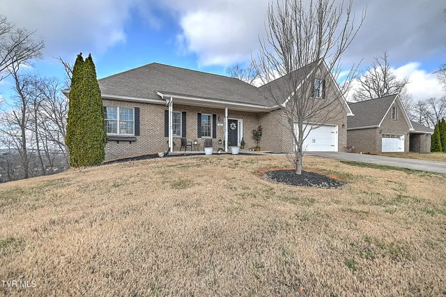 $690,000 | 581 Robert Court, Johnson City, TN 37601