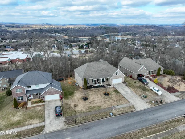 $625,000 | 581 Robert Court, Johnson City, TN 37601