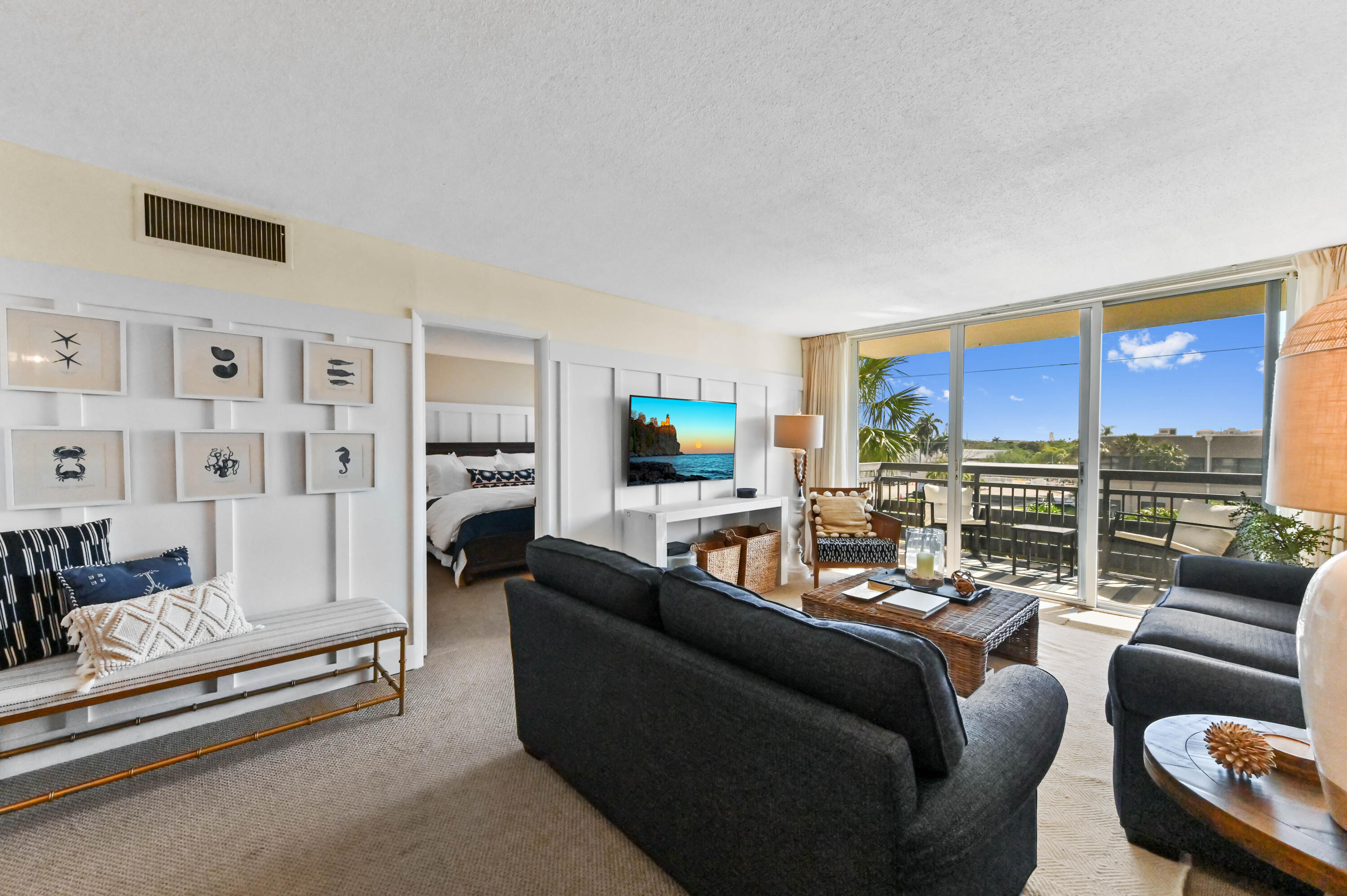 555 Northwest 4th Avenue, Unit 3110 Boca Raton, FL 33432 - Photo 11 of 29 Living Room