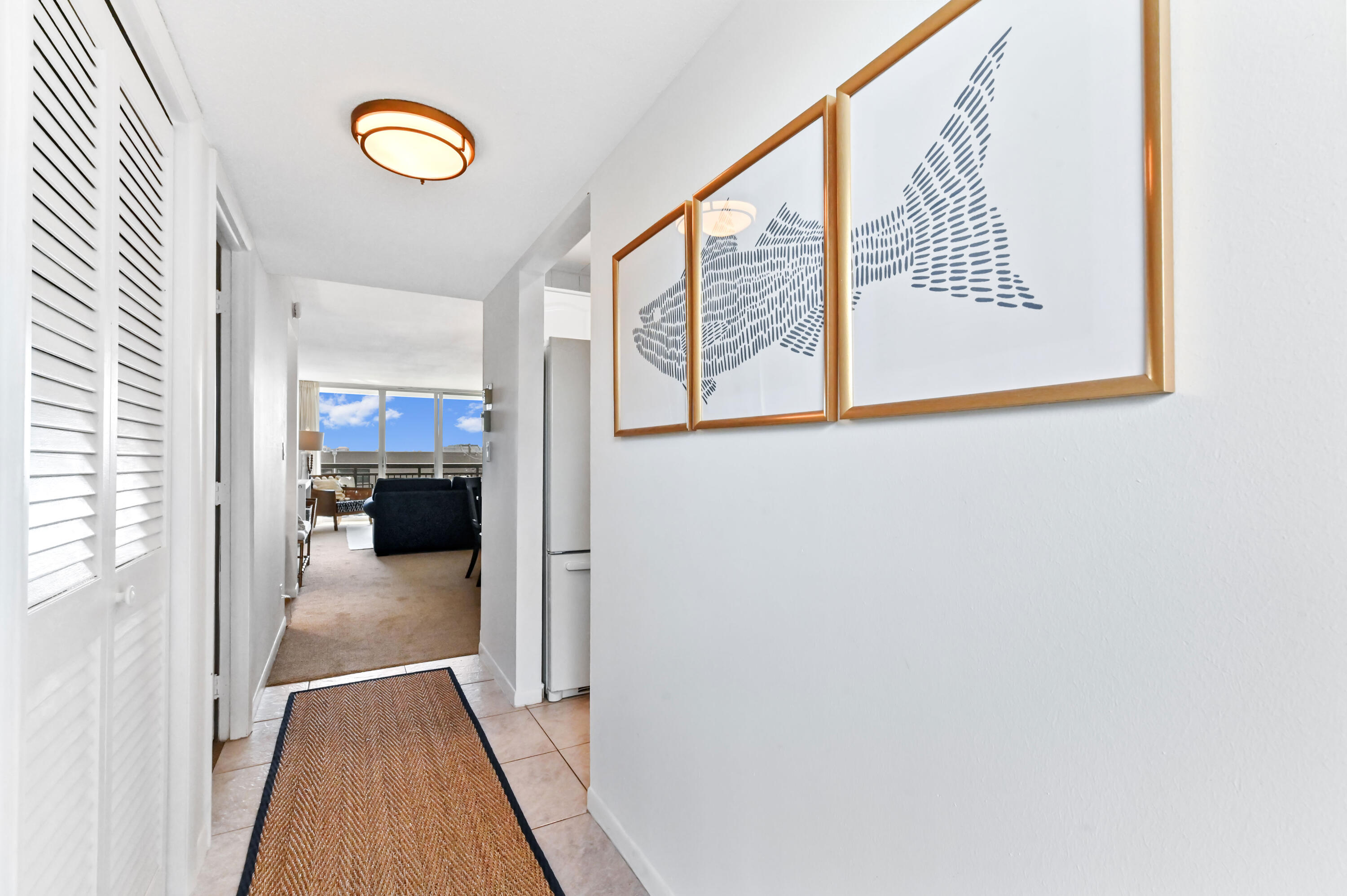 555 Northwest 4th Avenue, Unit 3110 Boca Raton, FL 33432 - Photo 2 of 29 Foyer