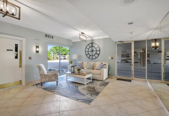 555 Northwest 4th Avenue, Unit 3110 Boca Raton, FL 33432 - Photo 24 of 29 Lobby