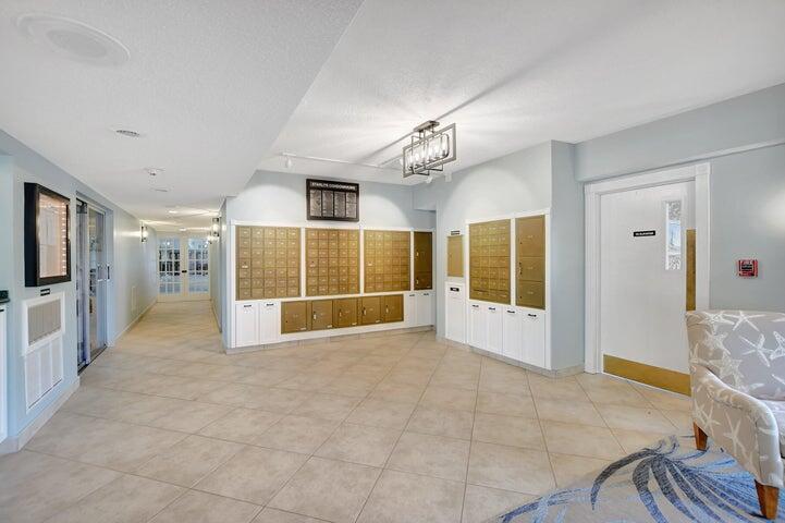 555 Northwest 4th Avenue, Unit 3110 Boca Raton, FL 33432 - Photo 25 of 29 Lobby/Mailbox