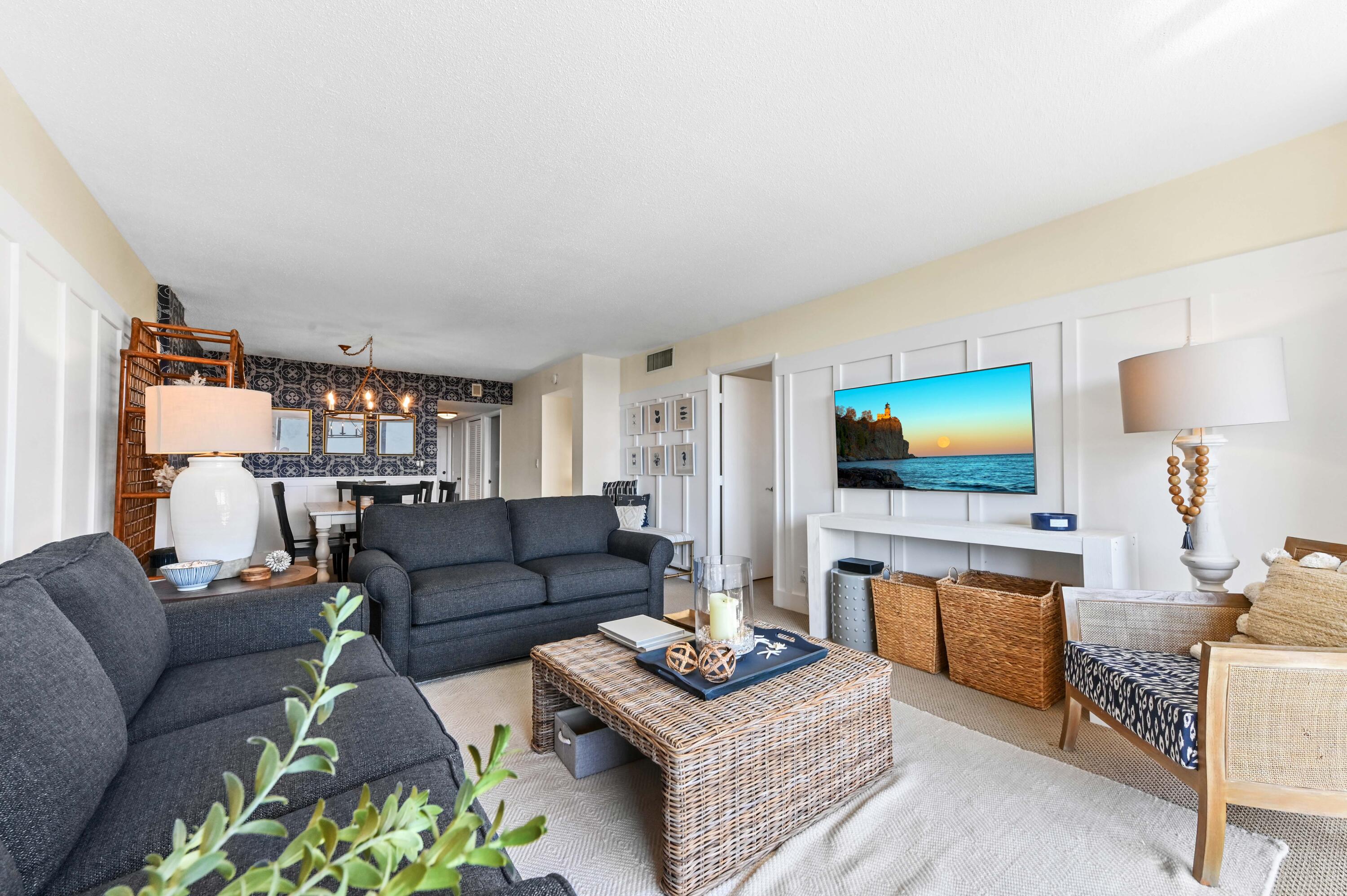 555 Northwest 4th Avenue, Unit 3110 Boca Raton, FL 33432 - Photo 9 of 29 Living Room