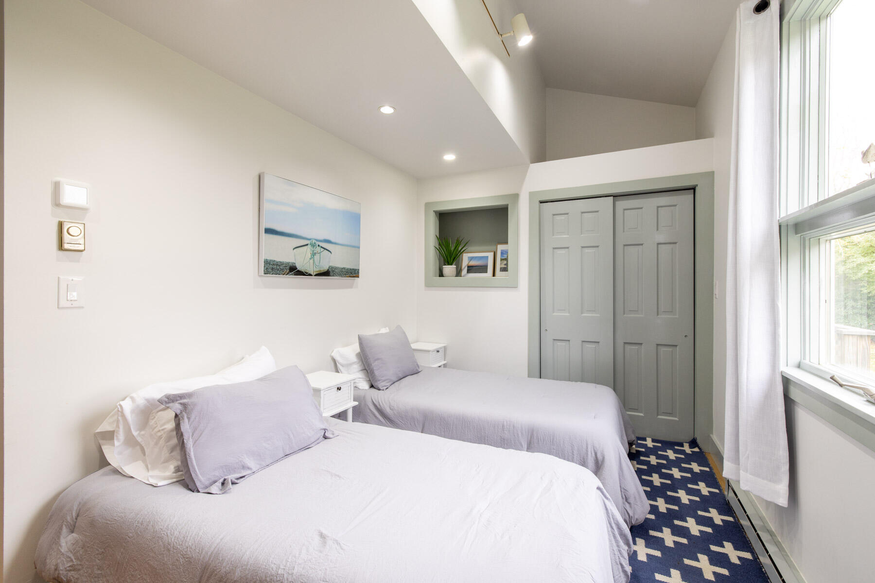 259 State Road West Tisbury, MA 02568 - Photo 10 of 23 Guest bedroom