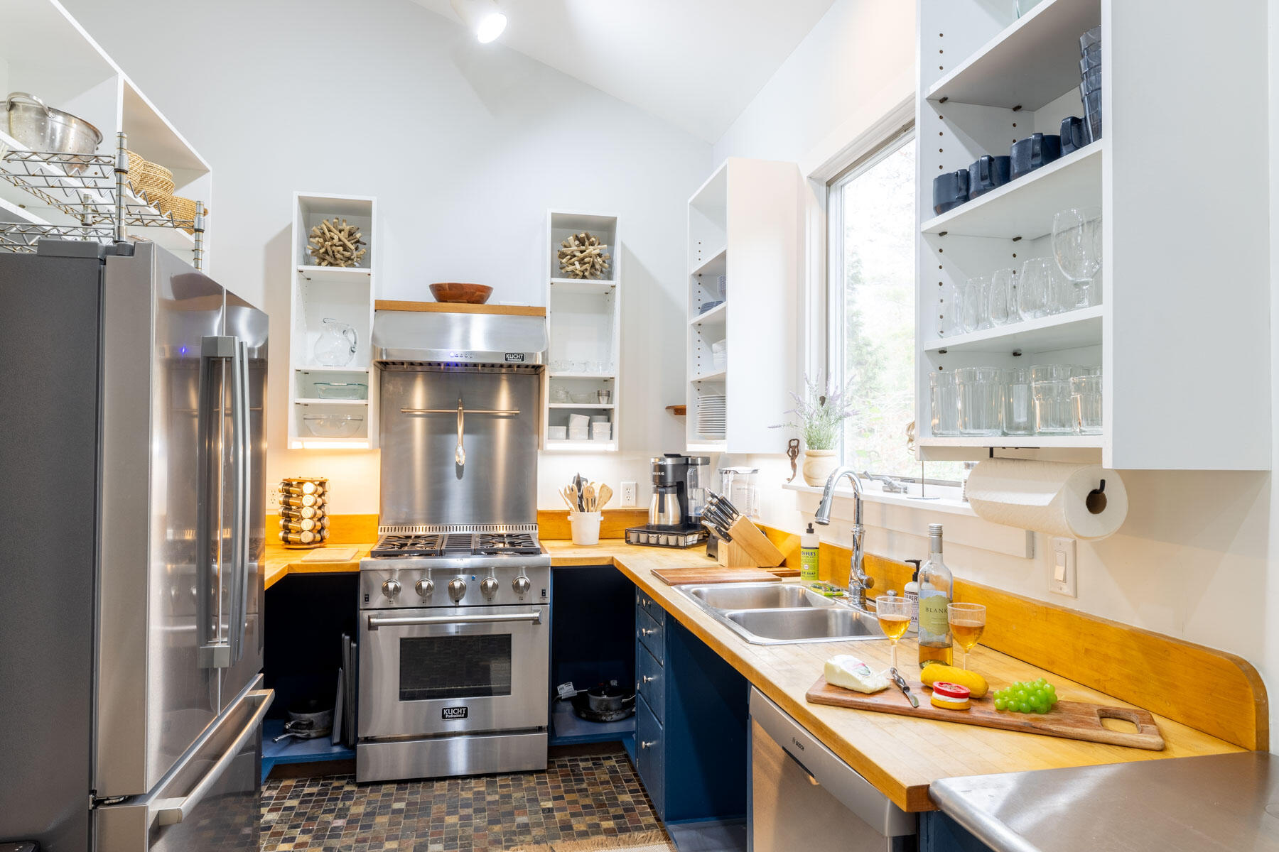259 State Road West Tisbury, MA 02568 - Photo 5 of 23 Updated kitchen