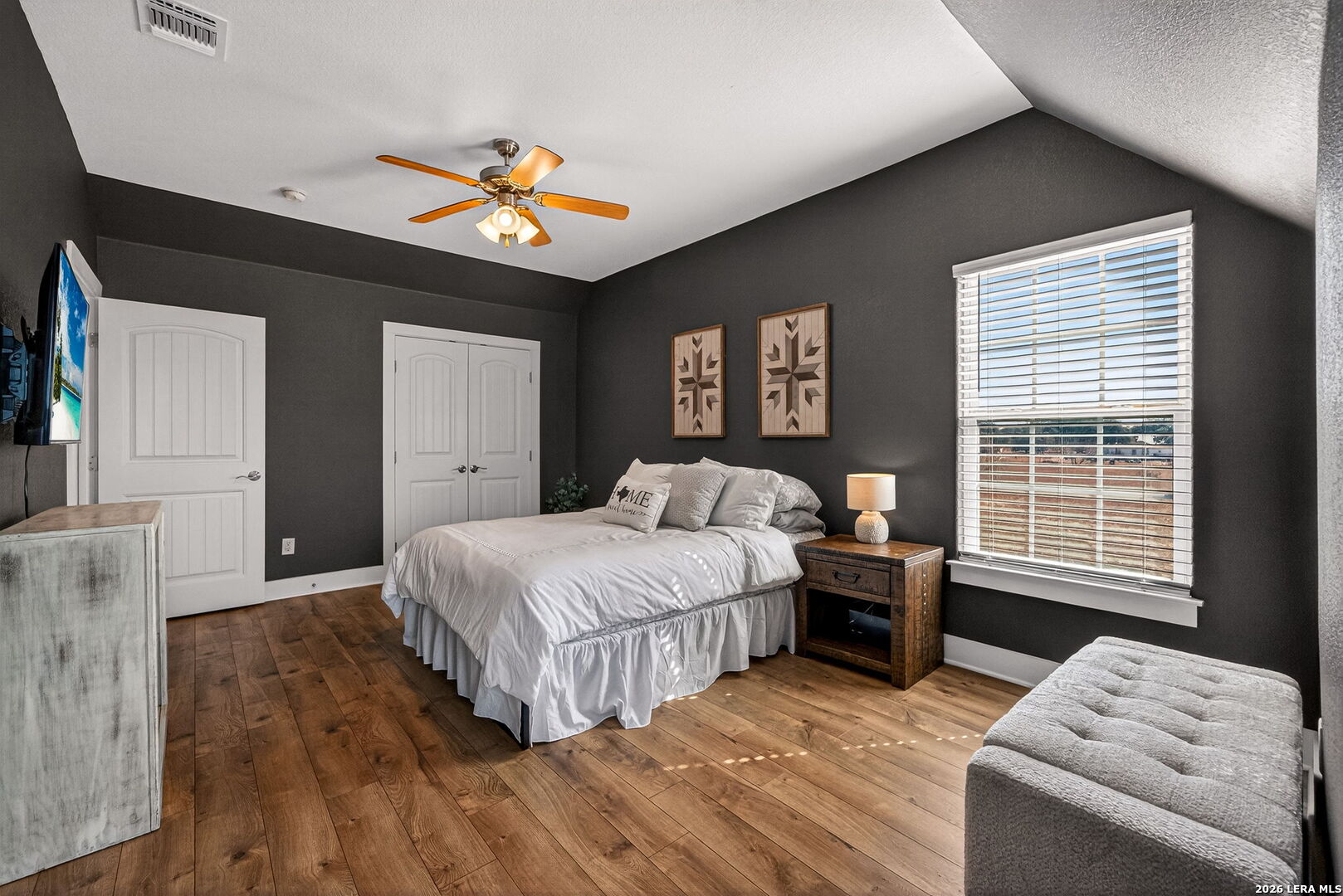 932 County Road 761 Devine, TX 78016 - Photo 27 of 47 a bedroom with a bed and a window