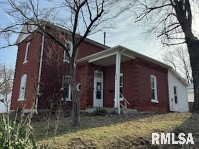 908 Spruce Street Quincy, IL 62301 - Photo 2 of 18