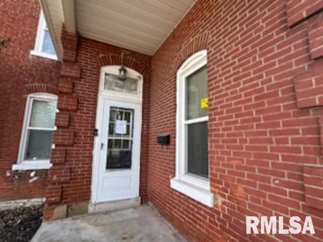 908 Spruce Street Quincy, IL 62301 - Photo 3 of 18