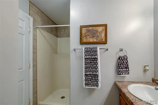 $1,900 | 4256 Maryland Avenue, Unit LLE, St. Louis, MO 63108