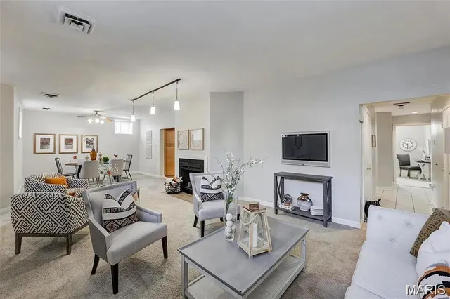 $1,900 | 4256 Maryland Avenue, Unit LLE, St. Louis, MO 63108