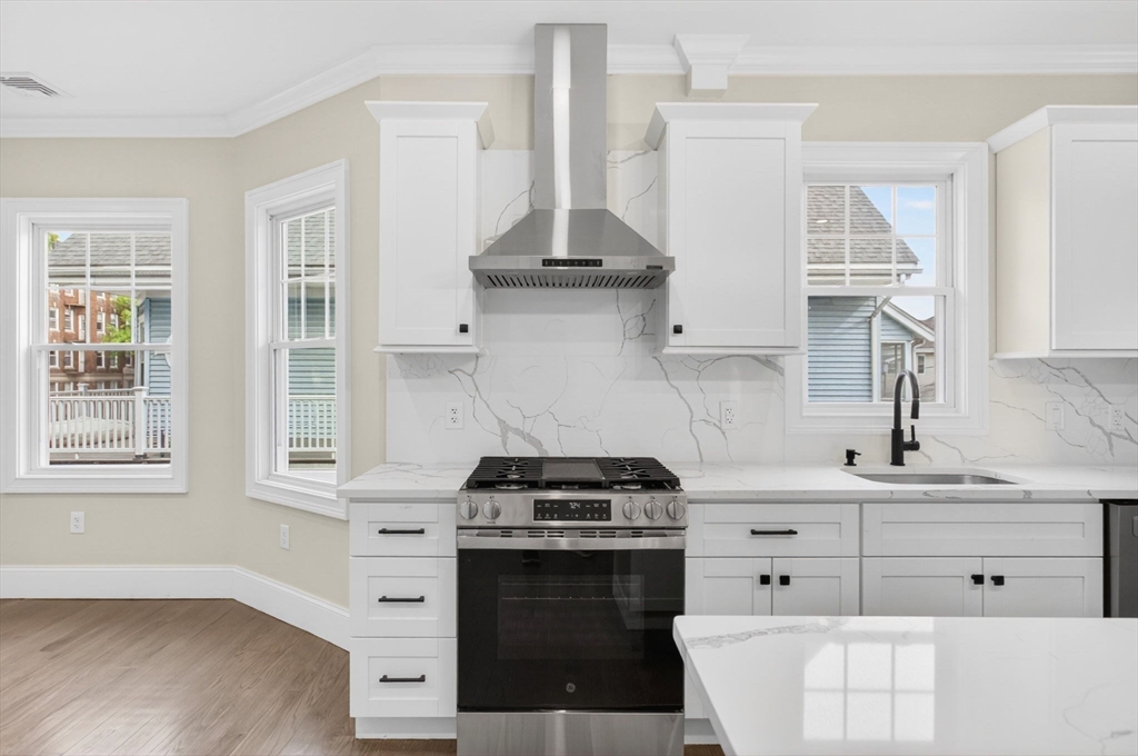 152 Washington Street, Unit 2 Boston, MA 02135 - Photo 3 of 17