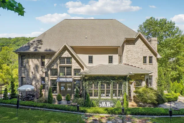 $2,790,000 | 1060 Natchez Valley Lane, Franklin, TN 37064