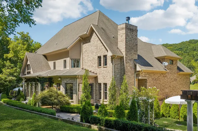 $2,790,000 | 1060 Natchez Valley Lane, Franklin, TN 37064