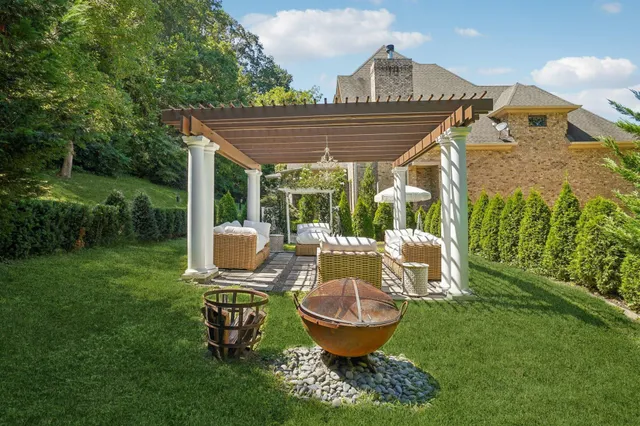 $2,790,000 | 1060 Natchez Valley Lane, Franklin, TN 37064