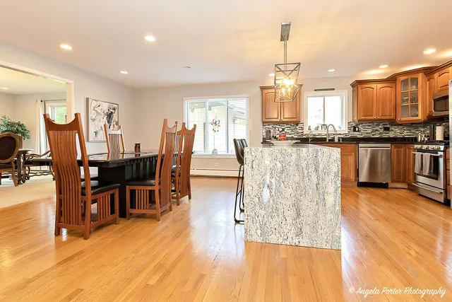 $770,000 | 6509 Oak Hill Drive, Richmond, IL 60071