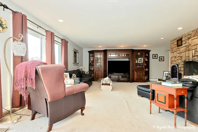 $770,000 | 6509 Oak Hill Drive, Richmond, IL 60071