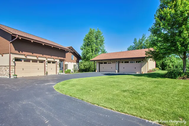 $770,000 | 6509 Oak Hill Drive, Richmond, IL 60071
