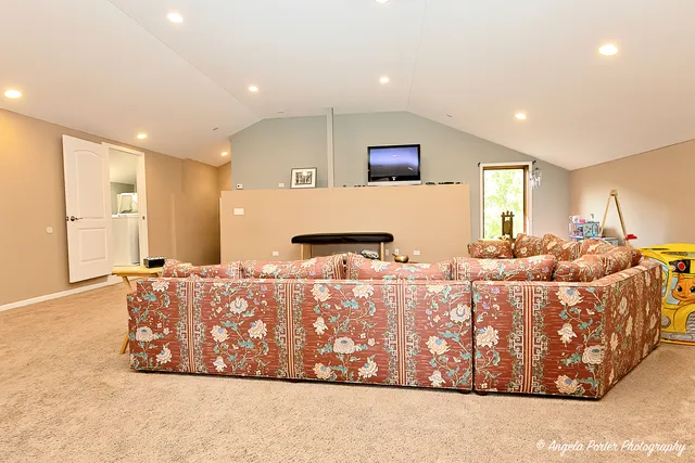 $770,000 | 6509 Oak Hill Drive, Richmond, IL 60071