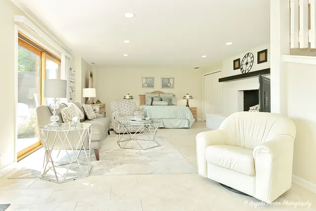 $770,000 | 6509 Oak Hill Drive, Richmond, IL 60071