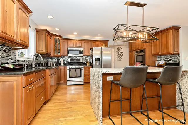 $770,000 | 6509 Oak Hill Drive, Richmond, IL 60071