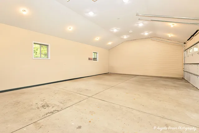 $770,000 | 6509 Oak Hill Drive, Richmond, IL 60071