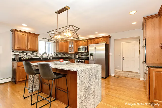 $770,000 | 6509 Oak Hill Drive, Richmond, IL 60071