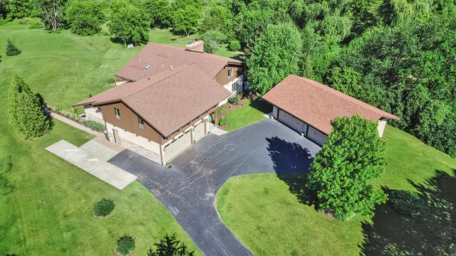 $770,000 | 6509 Oak Hill Drive, Richmond, IL 60071