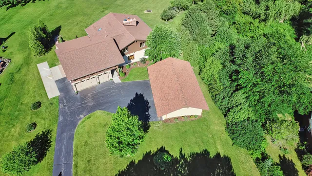 $770,000 | 6509 Oak Hill Drive, Richmond, IL 60071