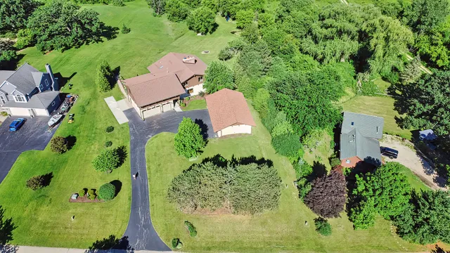 $770,000 | 6509 Oak Hill Drive, Richmond, IL 60071