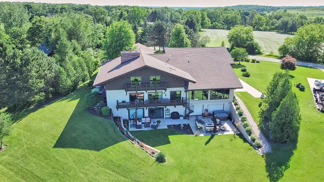 $770,000 | 6509 Oak Hill Drive, Richmond, IL 60071