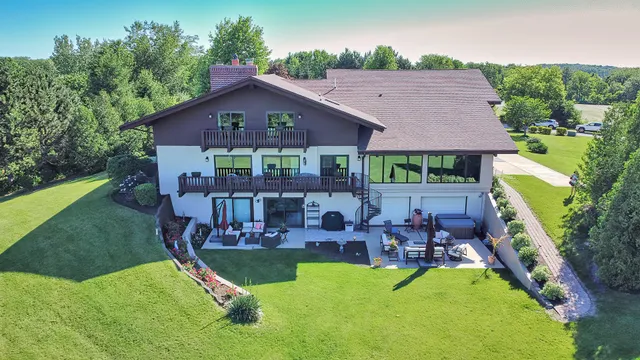 $770,000 | 6509 Oak Hill Drive, Richmond, IL 60071